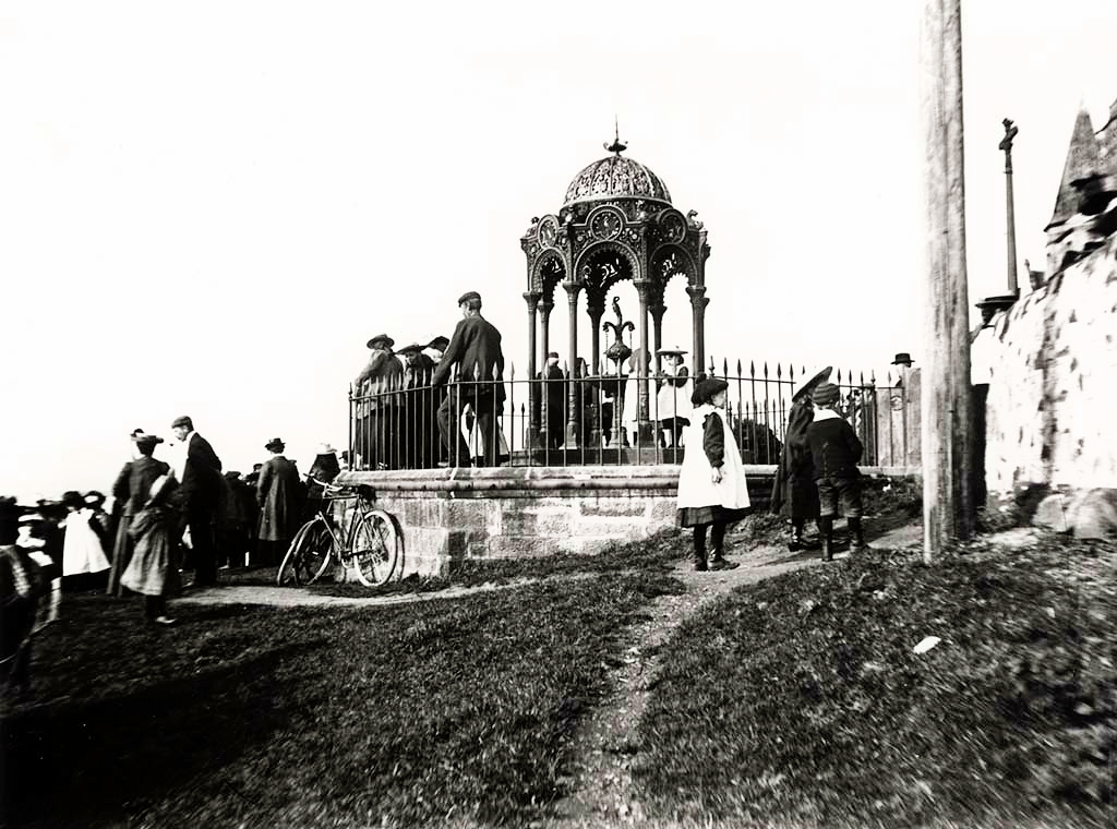 Fountain on the Braes, Newport