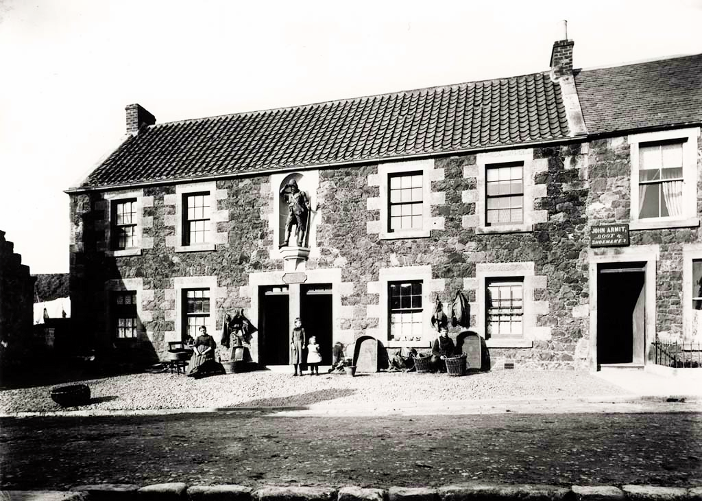 Lower Largo