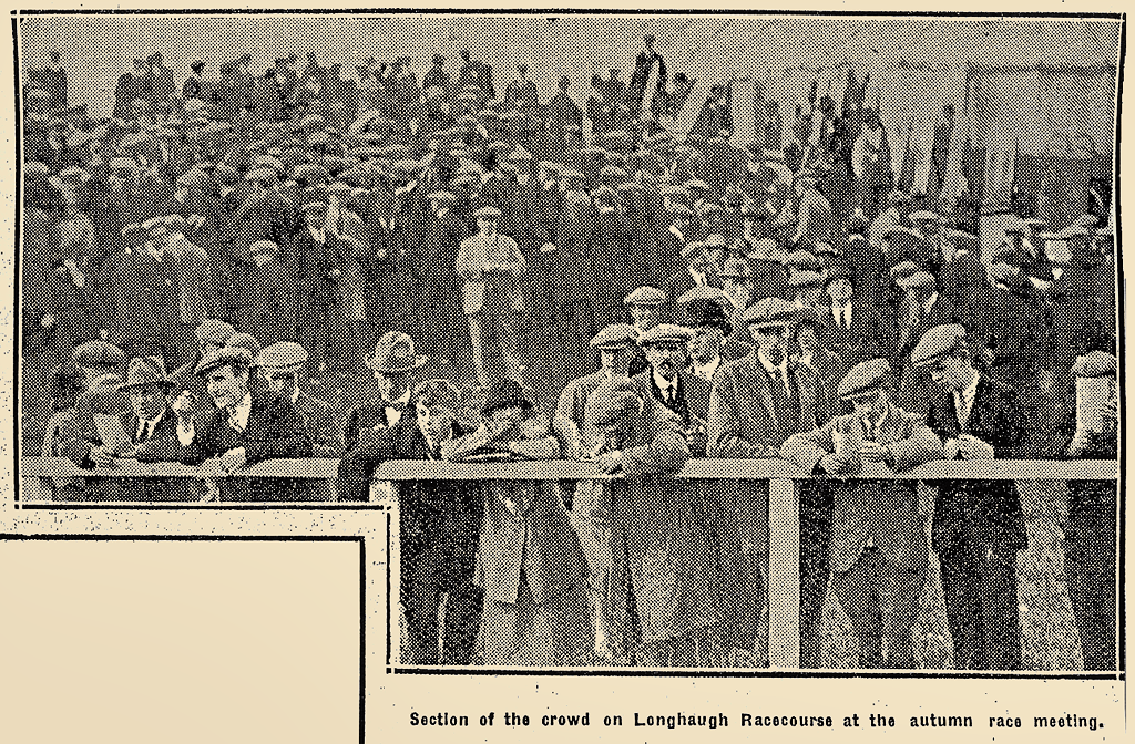 Crowd at the Autumn Race Meeting in October 1924