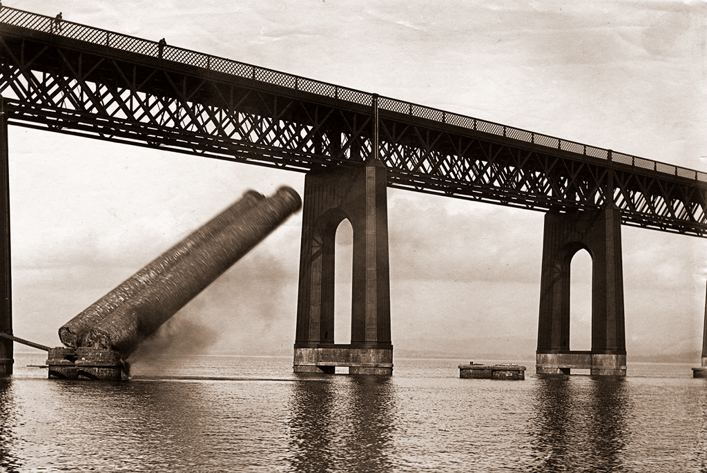 Removing the Old Piers of the High Girders