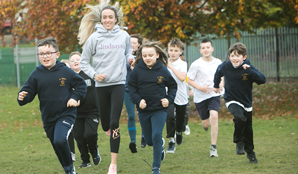 Dundee children delighted by gold medallist McColgan’s homecoming