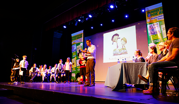 Pupils raise the roof for Dundee Picture Book Award Winner Pupils raise the roof for Dundee Picture Book Award Winner